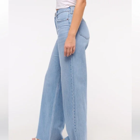 Abercrombie & Fitch Blue Curve Love High Rise Wide Leg Jeans - Picture 3 of 7